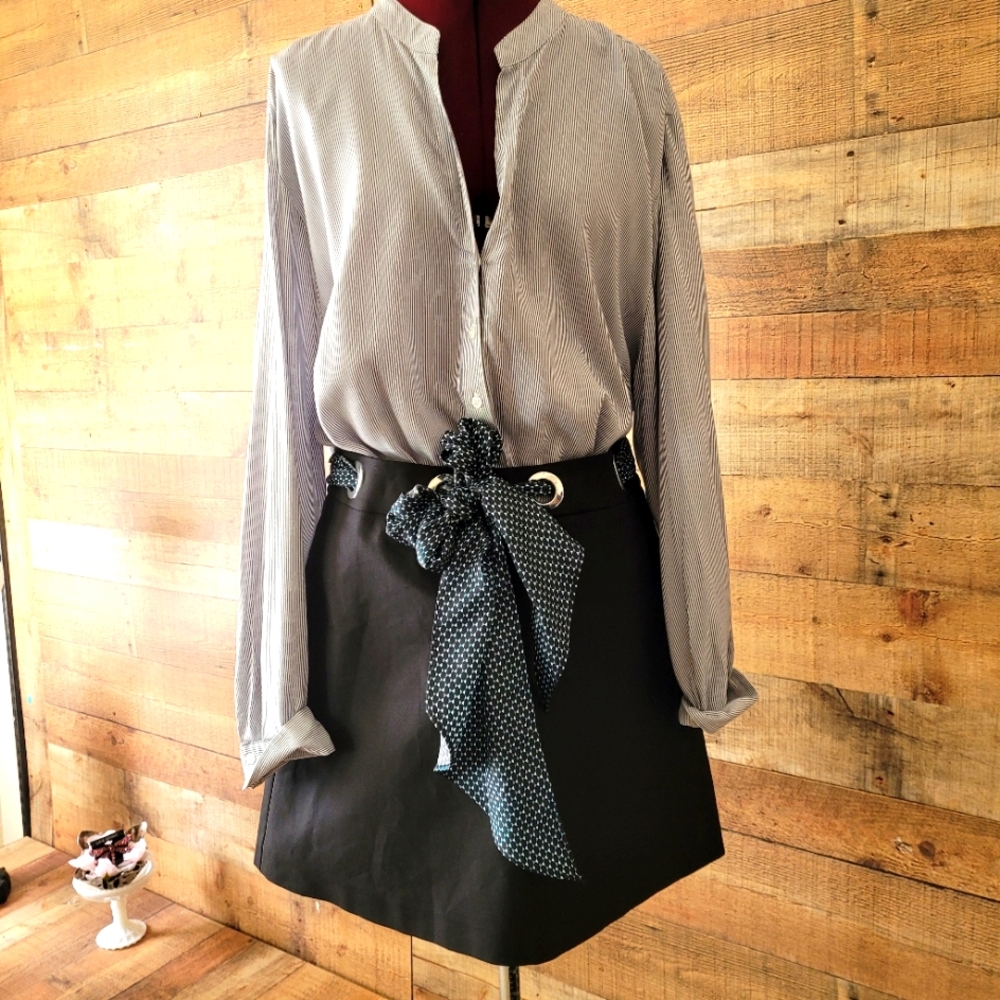 MICHAEL KORS collection...black mini Skirt...size10 Classic😍